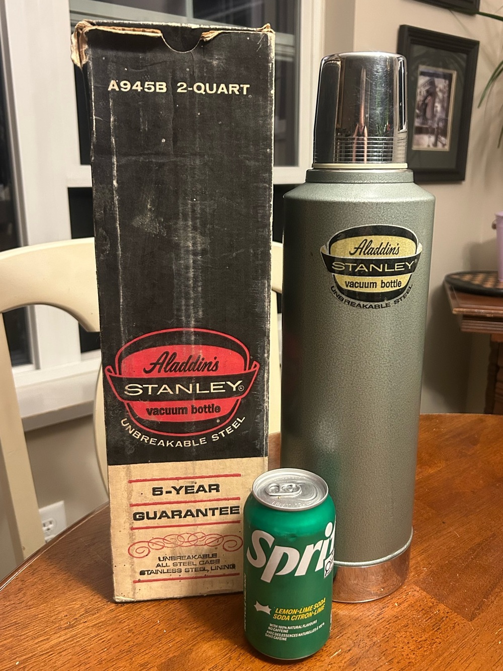 Vintage (Giant) 1971 Aladdin Stanley A-945B 2-Quart Thermos
